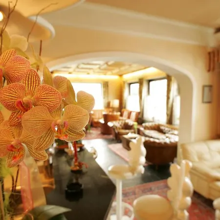 Hotel Carinthia 4*
