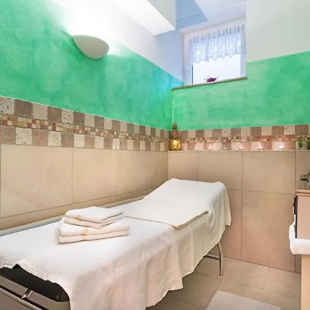 Carinthia Hotel 4*