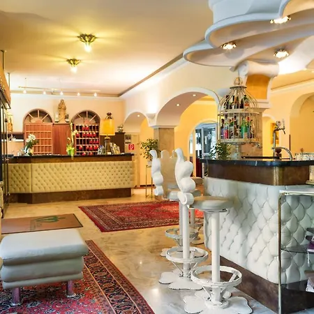 Carinthia Hotel